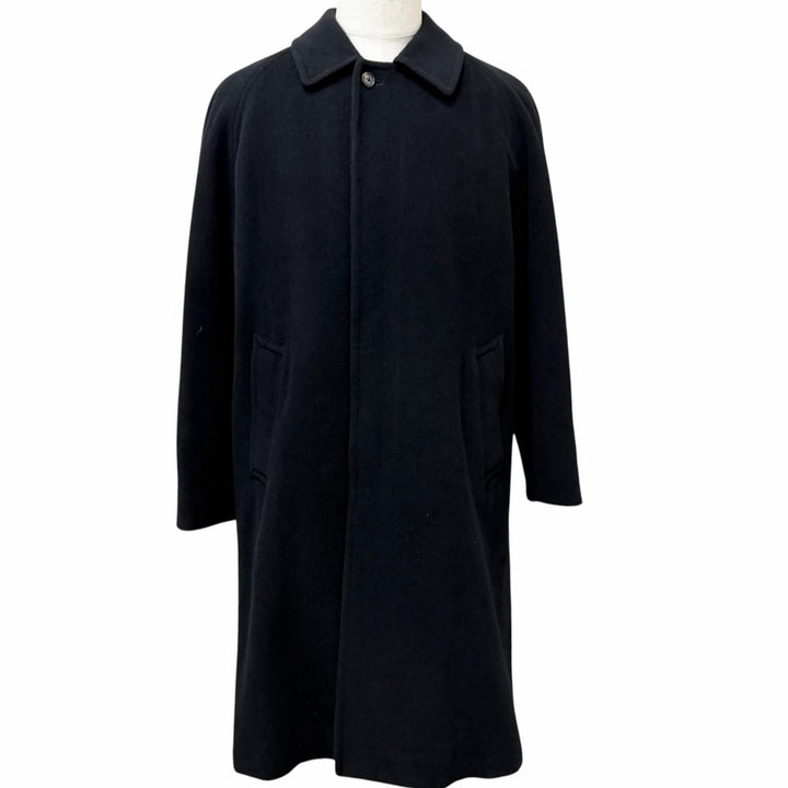 Great Burberrys coat All-over logo print on the reverse side black Angola mens