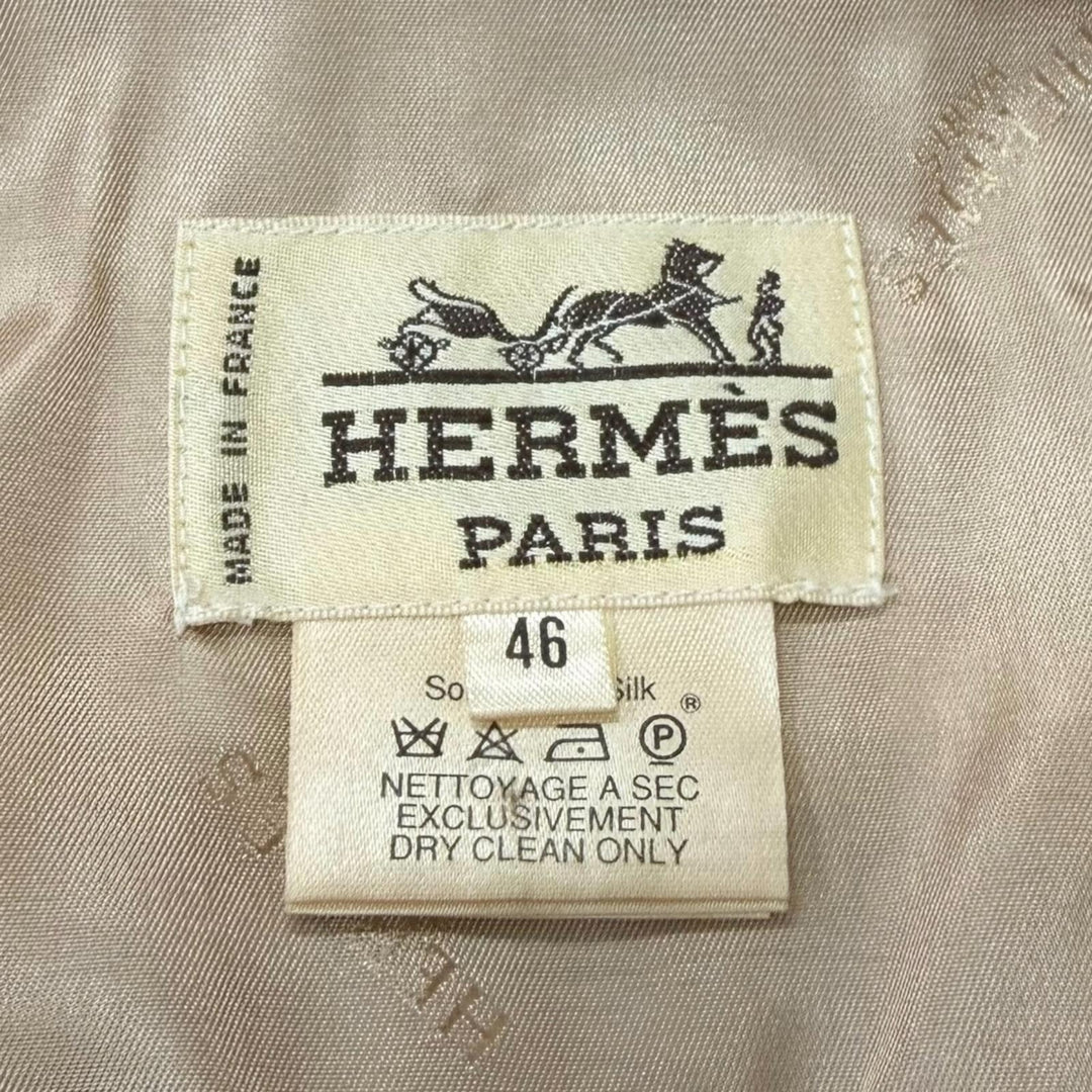Excellent HERMES Best Horse formal wear, logo buttons, quilted. beige