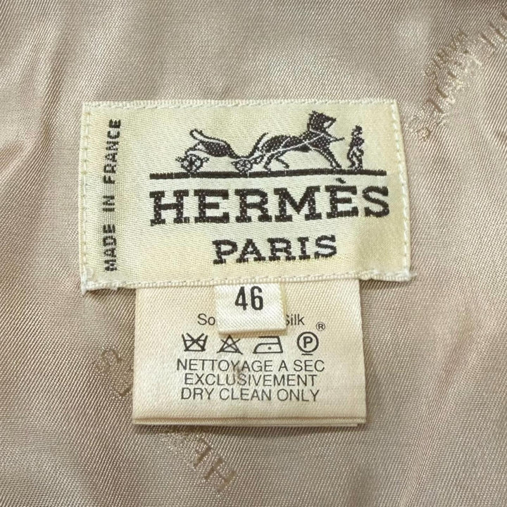 Excellent HERMES Best Horse formal wear, logo buttons, quilted. beige