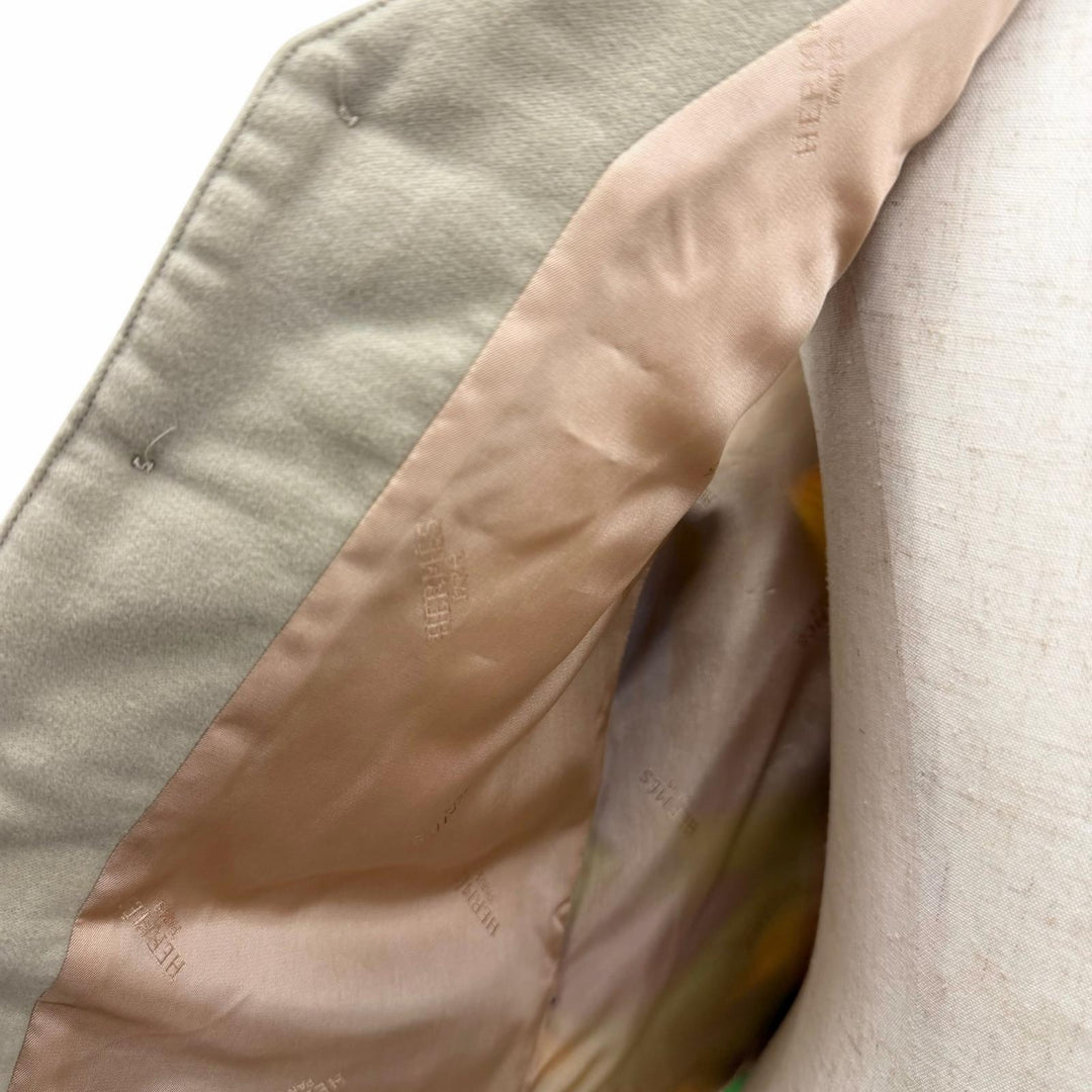 Excellent HERMES Best Horse formal wear, logo buttons, quilted. beige