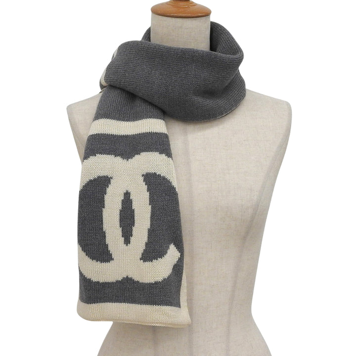 Great CHANEL Scarf COCO Mark Bicolor white wool Women