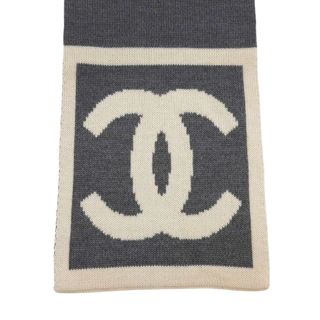 Great CHANEL Scarf COCO Mark Bicolor white wool Women