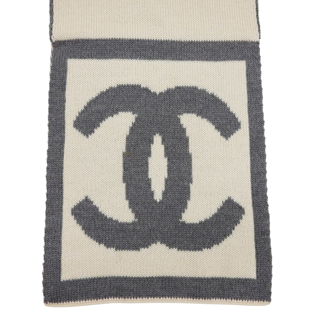 Great CHANEL Scarf COCO Mark Bicolor white wool Women
