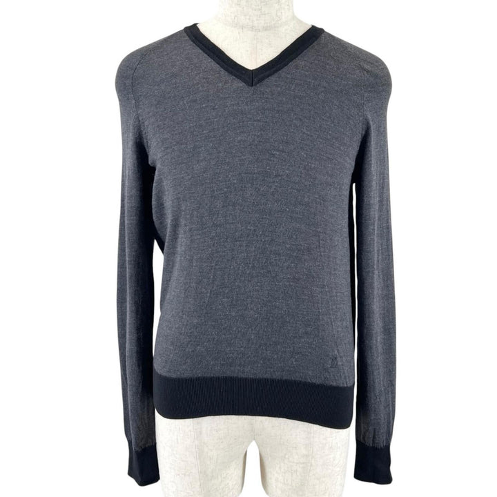 Excellent LOUIS VUITTON knit LV embroidery V-neck gray wool mens XS