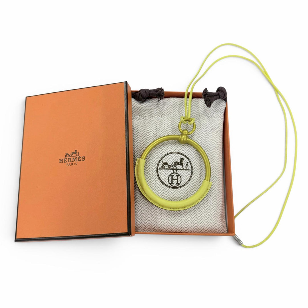 Excellent HERMES Necklace Loop Gran Necklace Yellow (Jaune type) leather Women