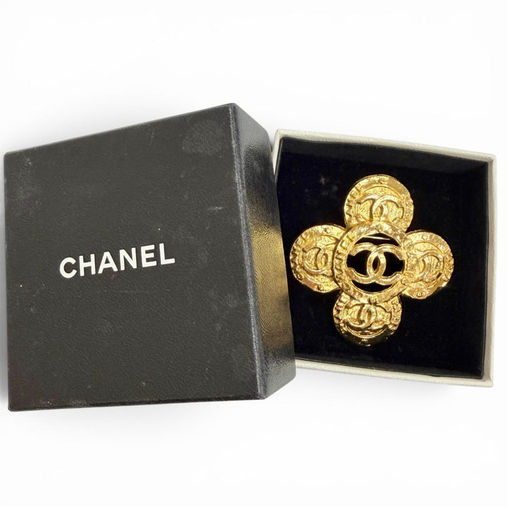 Excellent CHANEL Brooch COCO Mark Flower motif gold Women 28