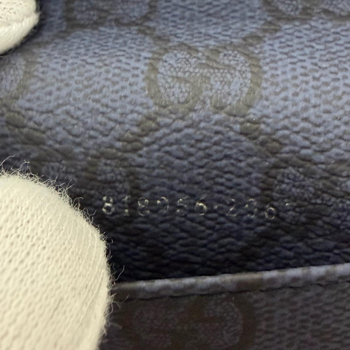 Pristine GUCCI Card Case Japan exclusive: All-over GG logo pattern on the inside