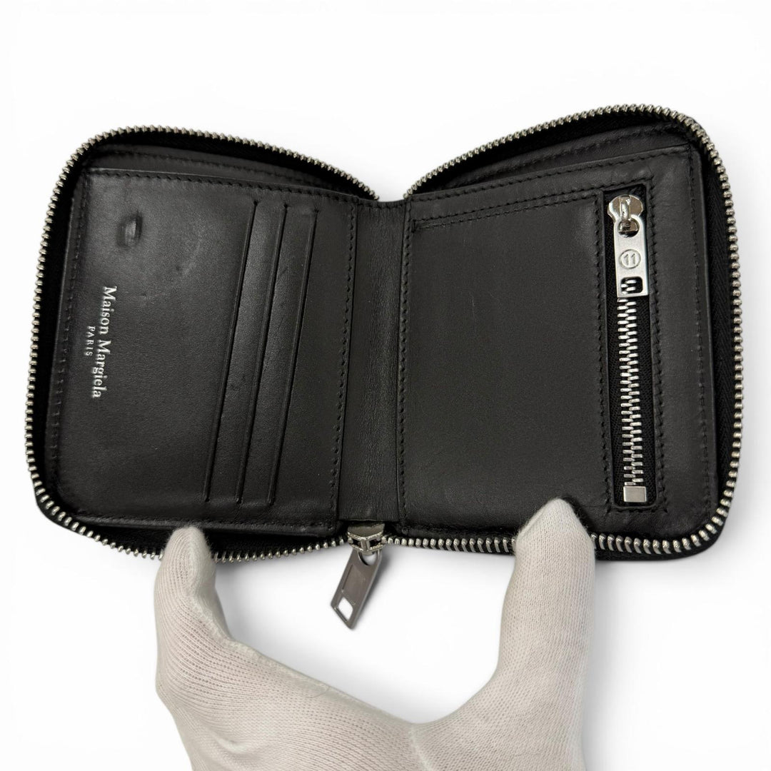Great Maison Margiela Bifold Wallet black leather mens S55UI0197