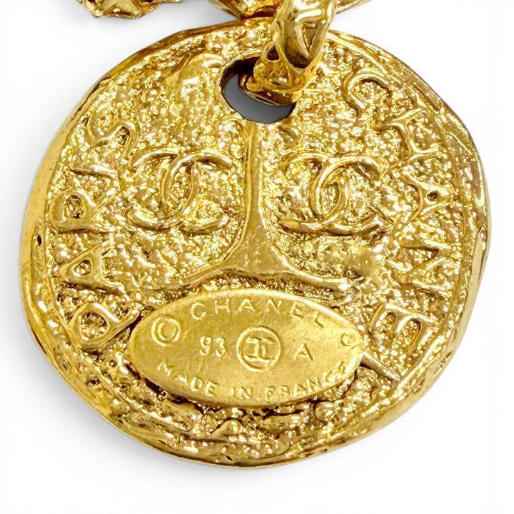Great CHANEL bracelet COCO Mark Medal Chain gold Women 93A