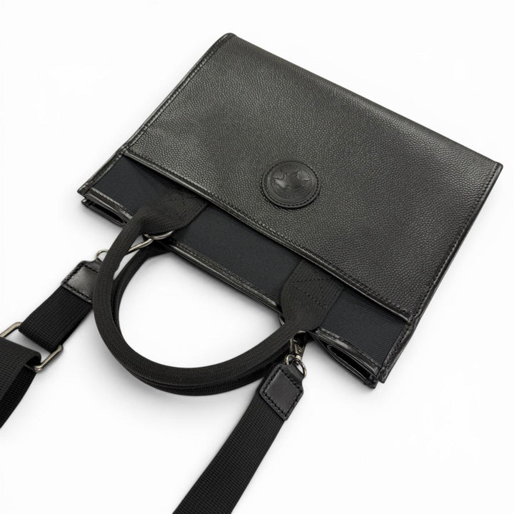 Excellent HUNTING WORLD Shoulder Bag Purchased in 2025: 2-way leather handbag