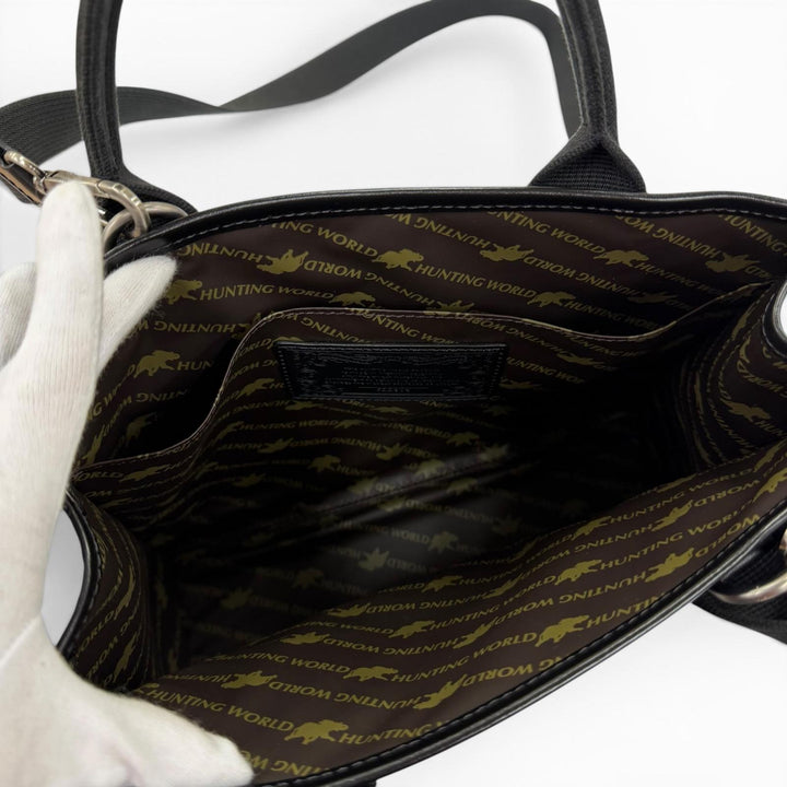 Excellent HUNTING WORLD Shoulder Bag Purchased in 2025: 2-way leather handbag