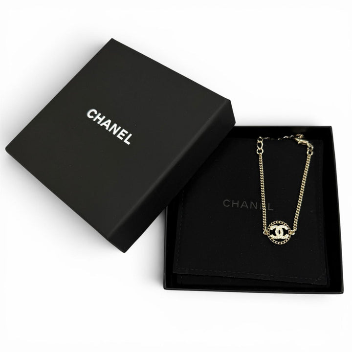 Excellent CHANEL bracelet Rhinestone COCO Mark gold Women A25B ABG297