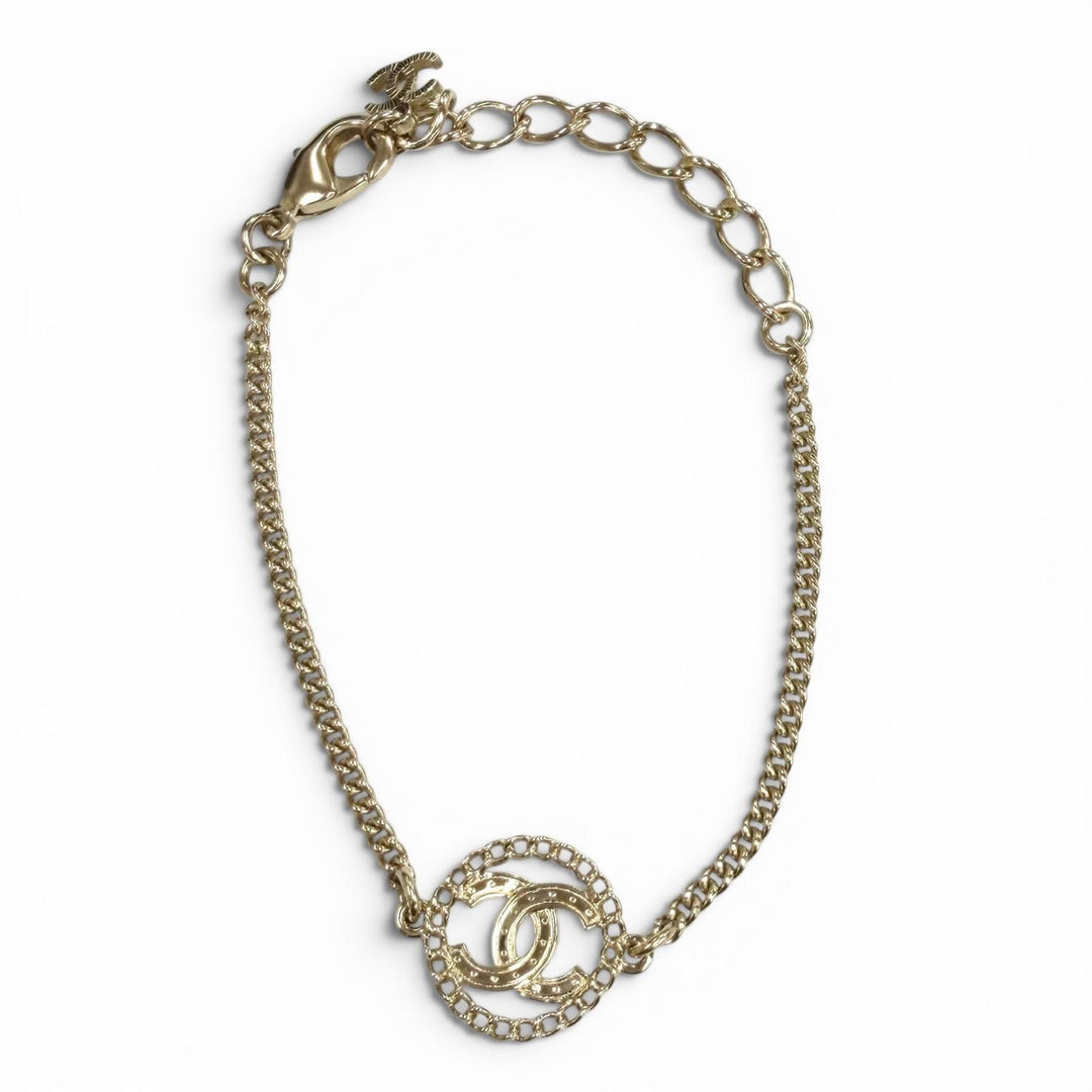 Excellent CHANEL bracelet Rhinestone COCO Mark gold Women A25B ABG297
