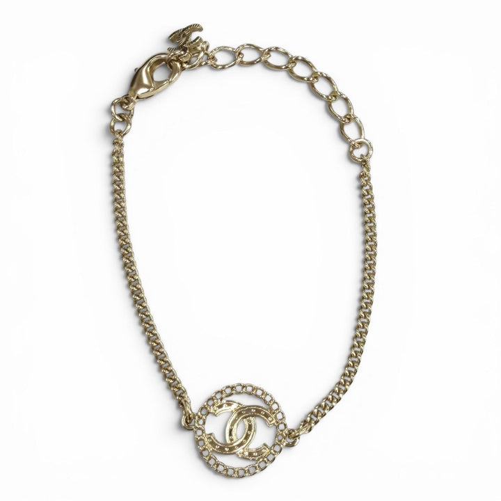 Excellent CHANEL bracelet Rhinestone COCO Mark gold Women A25B ABG297