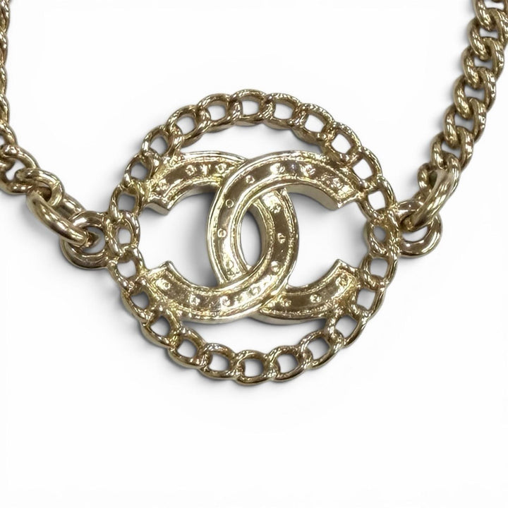 Excellent CHANEL bracelet Rhinestone COCO Mark gold Women A25B ABG297