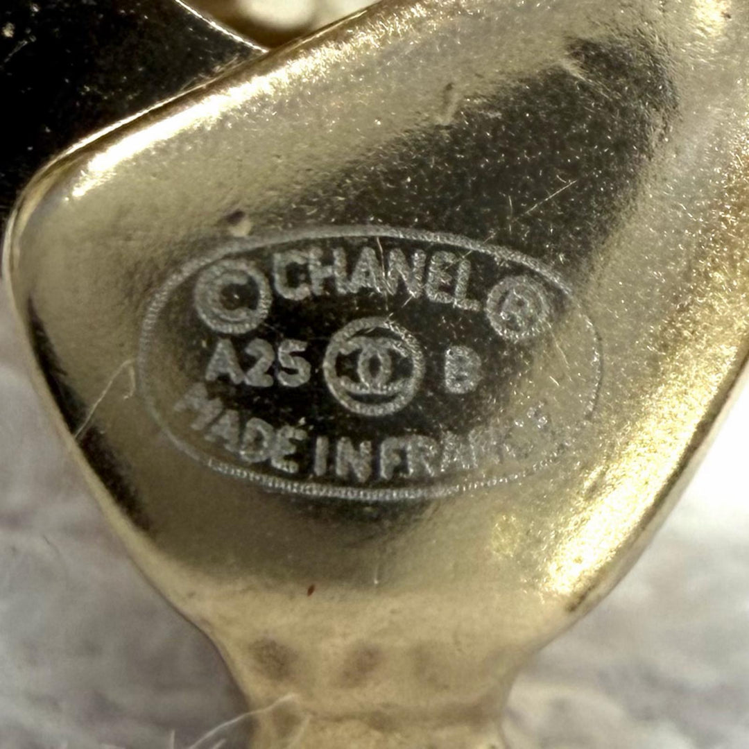 Excellent CHANEL bracelet Rhinestone COCO Mark gold Women A25B ABG297