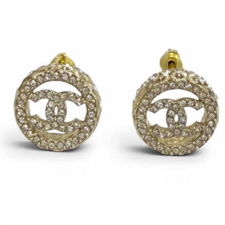 Great CHANEL Pierce Rhinestone COCO Mark quilting gold Women B22S AB8304