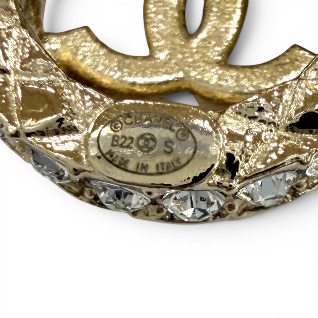 Great CHANEL Pierce Rhinestone COCO Mark quilting gold Women B22S AB8304