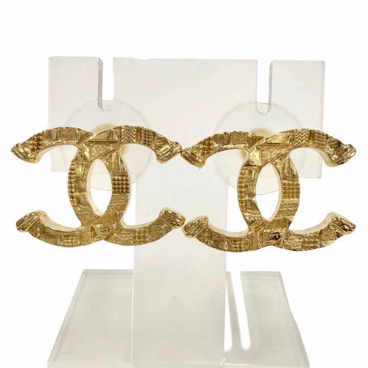 Great CHANEL Pierce gold Women B24V ABB375