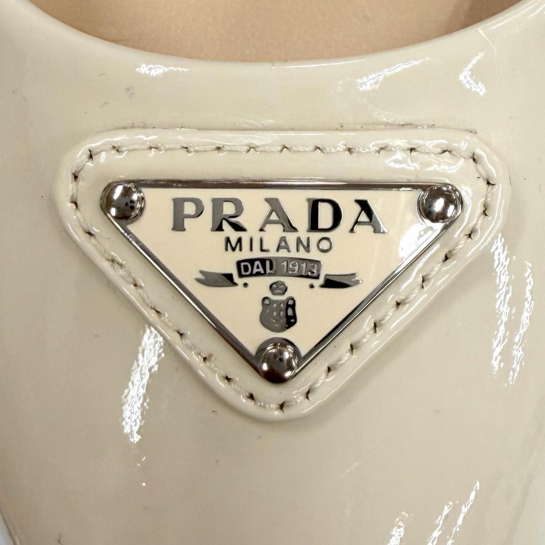 Excellent PRADA pumps Triangle Logo Patent Leather Flats Ivory 35 1F200N