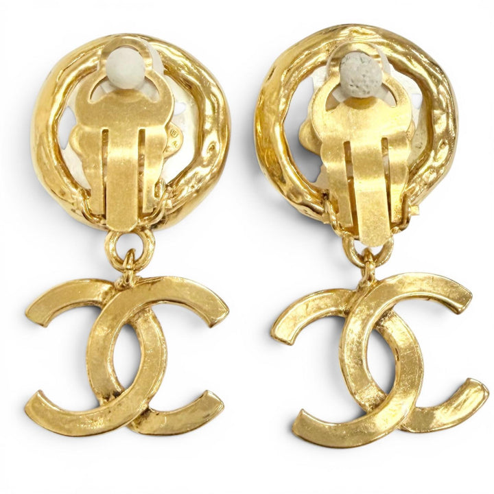 Excellent CHANEL Earring COCO Mark Fake Pearl Swing gold Women 94A