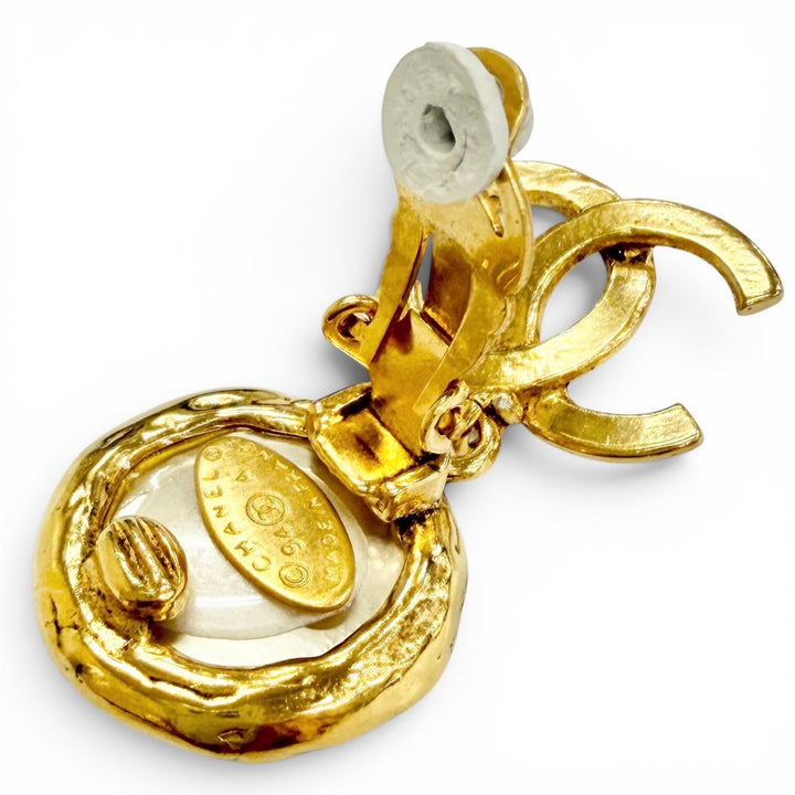 Excellent CHANEL Earring COCO Mark Fake Pearl Swing gold Women 94A