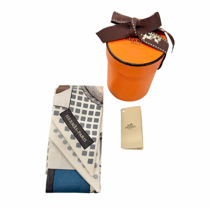 Excellent HERMES scarf CAVALIER EN FORMES Multi silk Women