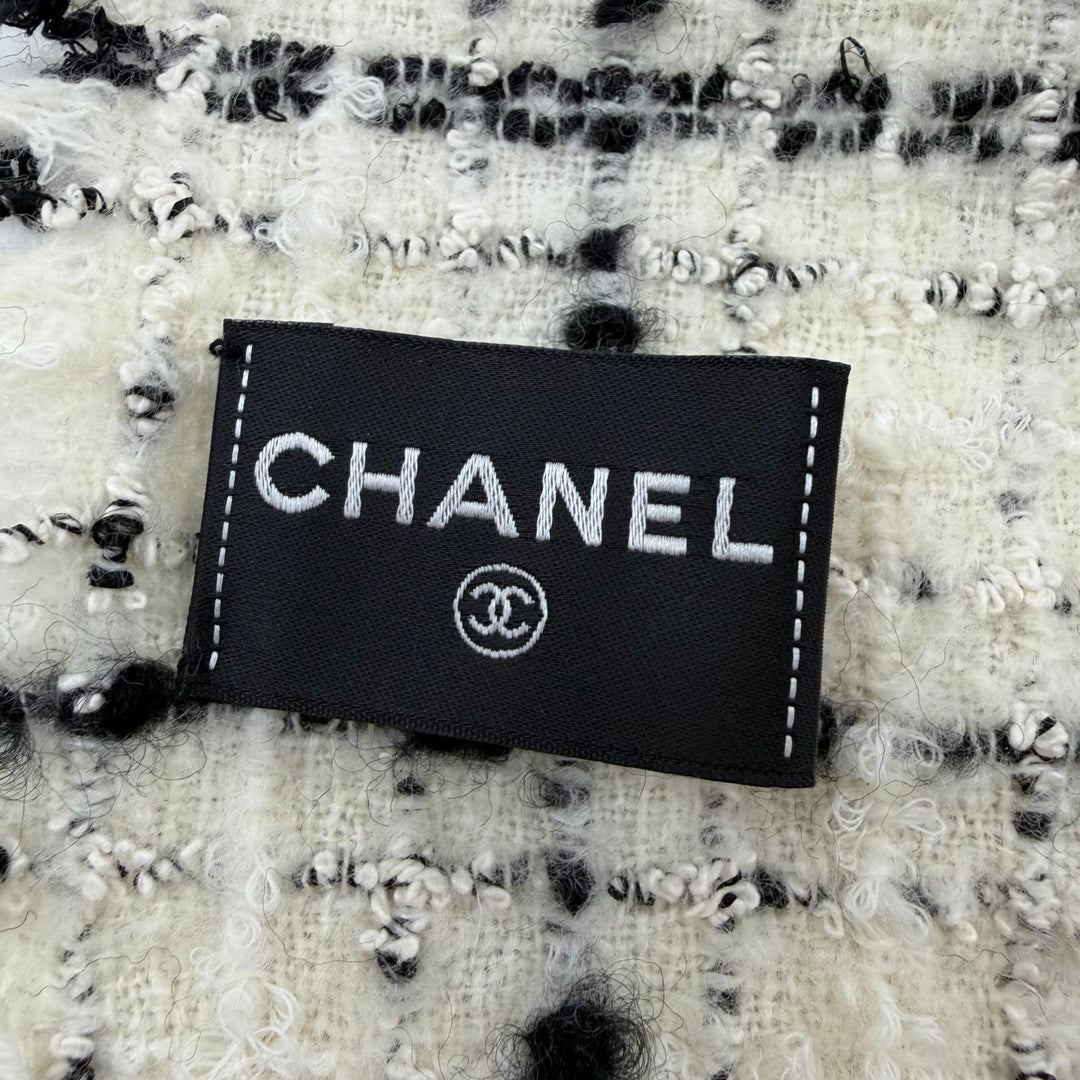 Great CHANEL Stall Current product, cashmere blend, COCO Mark tweed white AAB731