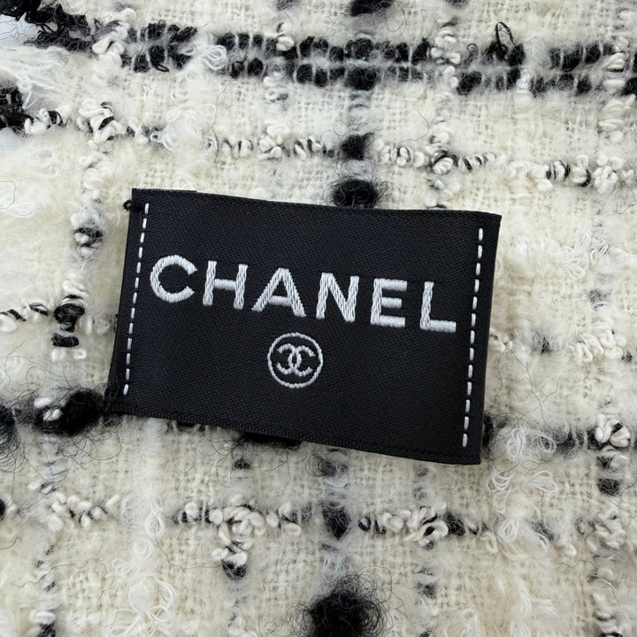 Great CHANEL Stall Current product, cashmere blend, COCO Mark tweed white AAB731