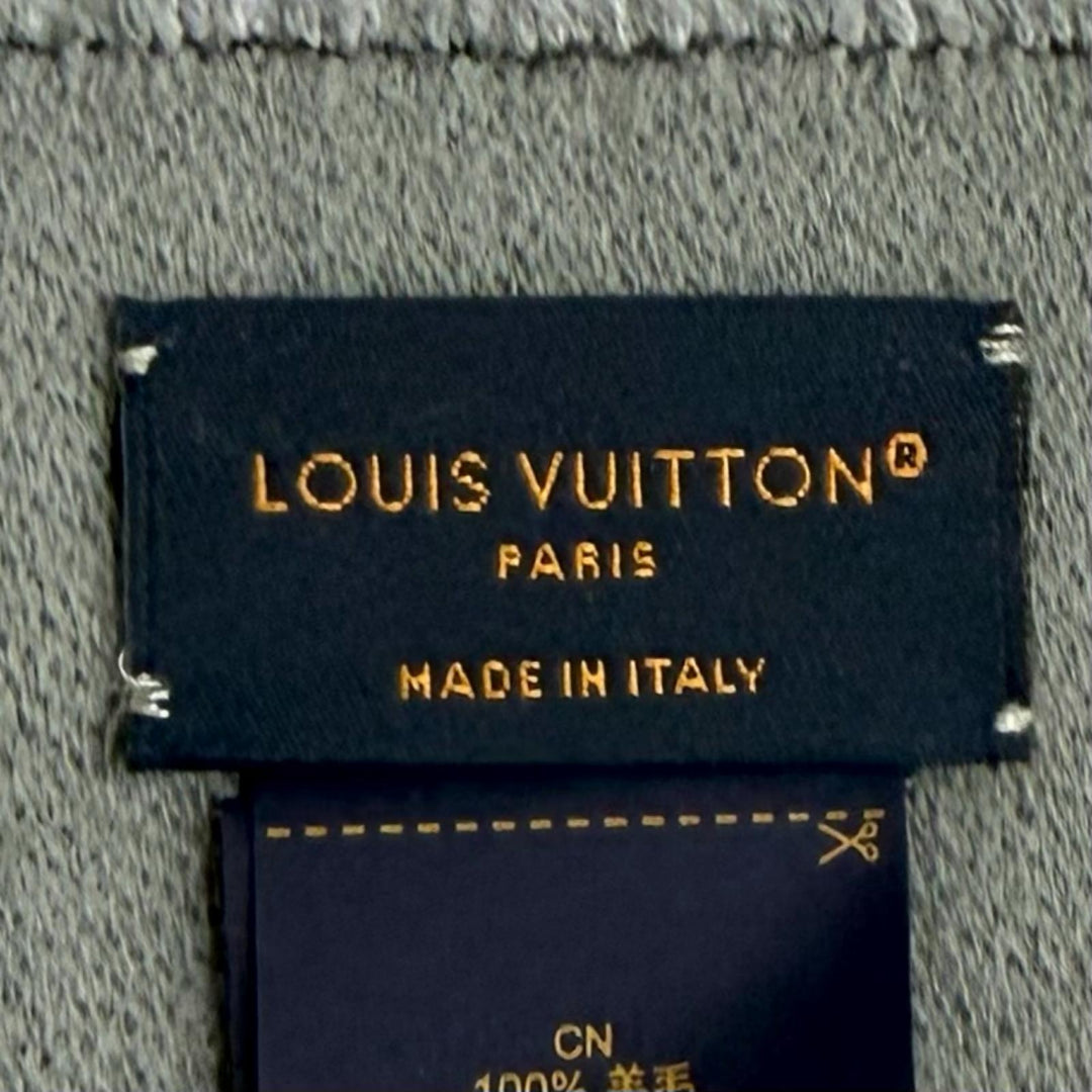 Excellent LOUIS VUITTON Scarf Vivienne CVD With fringe gray wool Women M79124