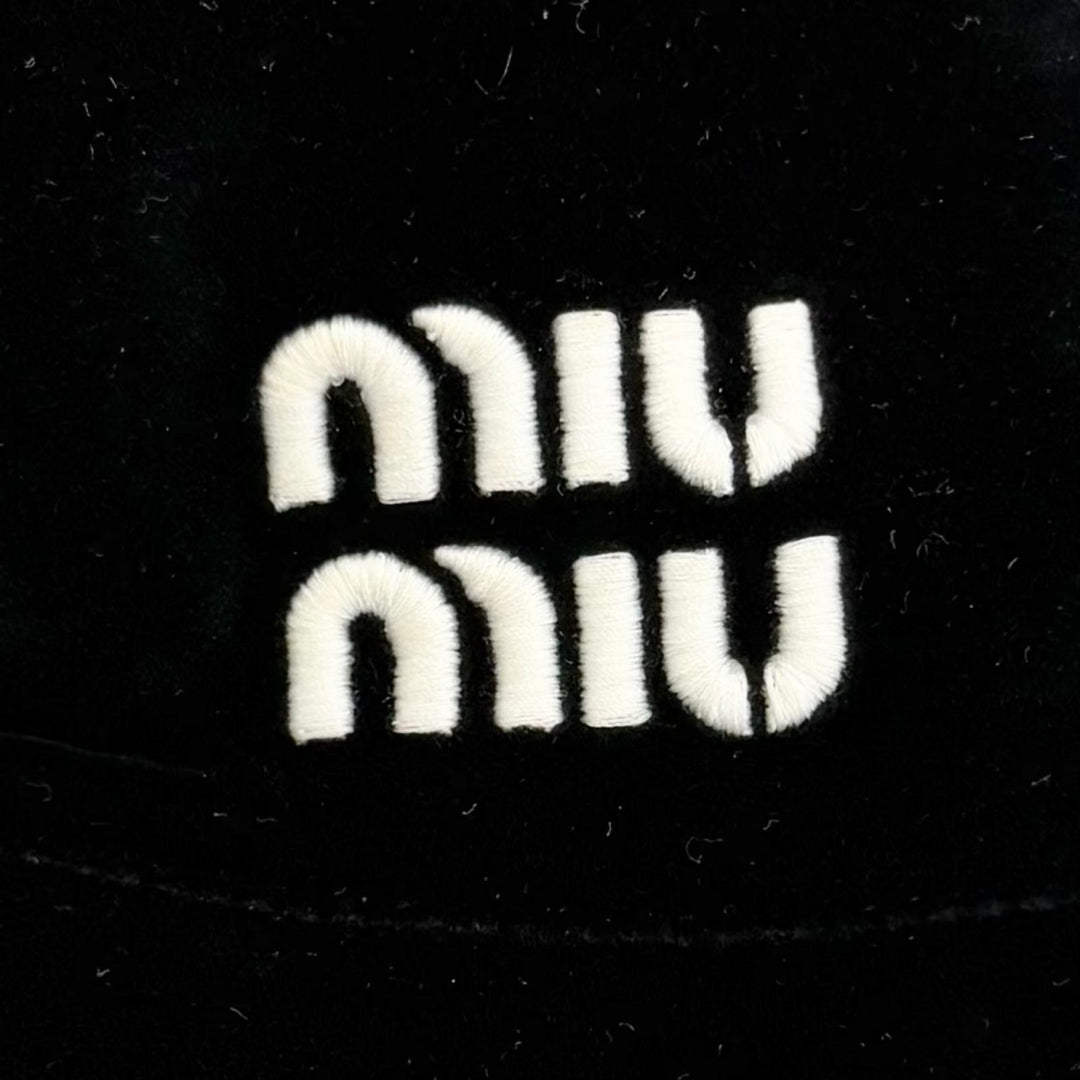 Great MIUMIU hat Logo embroidered velour bucket hat black cotton M 5HC196