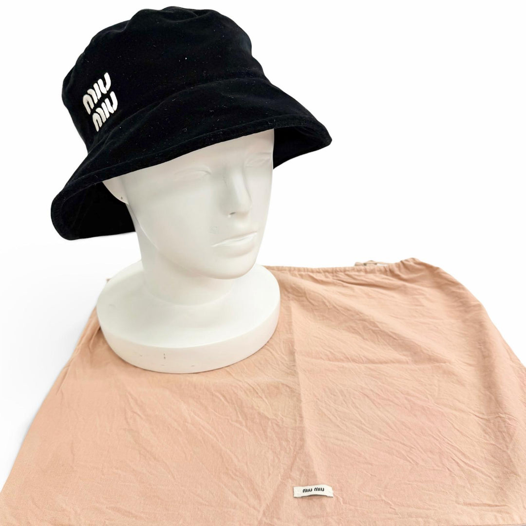Great MIUMIU hat Logo embroidered velour bucket hat black cotton M 5HC196
