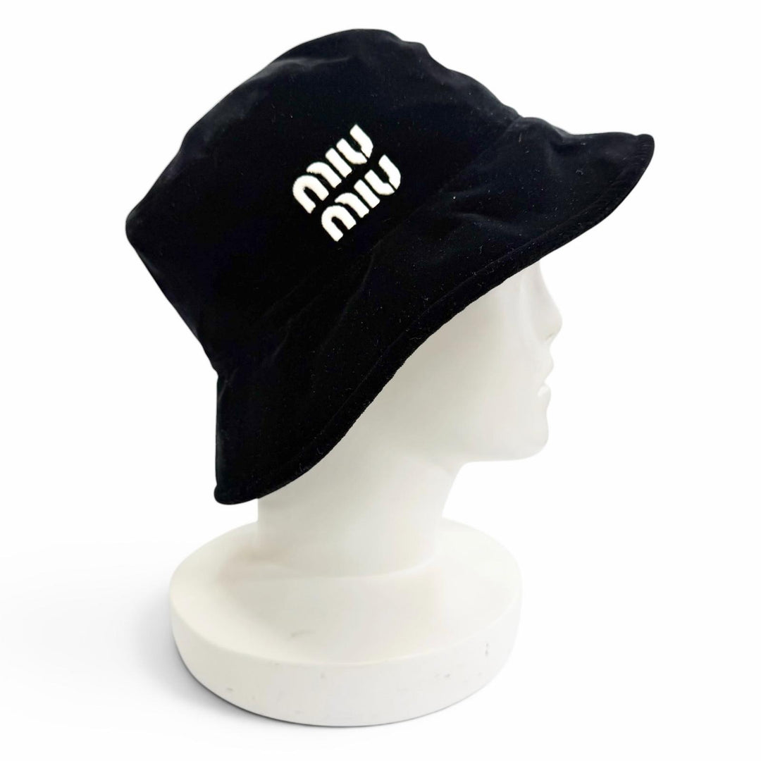 Great MIUMIU hat Logo embroidered velour bucket hat black cotton M 5HC196