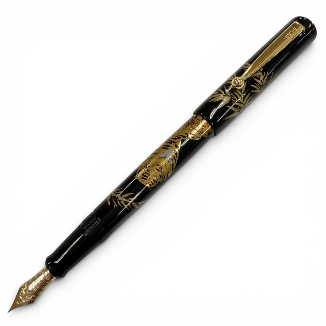 Excellent PILOT fountain pen Kokukokai Taka-Makie Zodiac Tiger black 18K mens