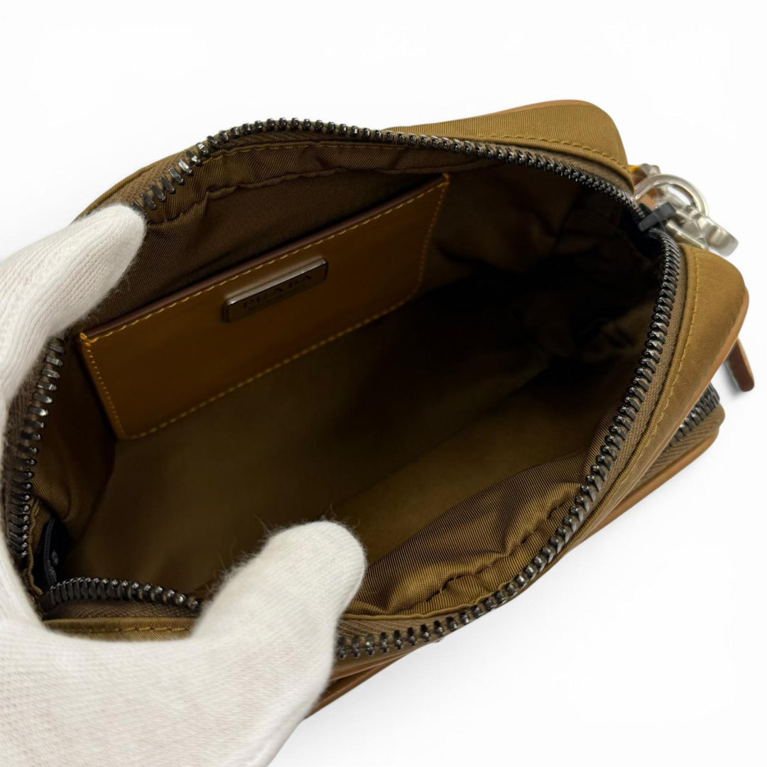 Excellent PRADA Shoulder Bag Brown Nylon mens 2VH172