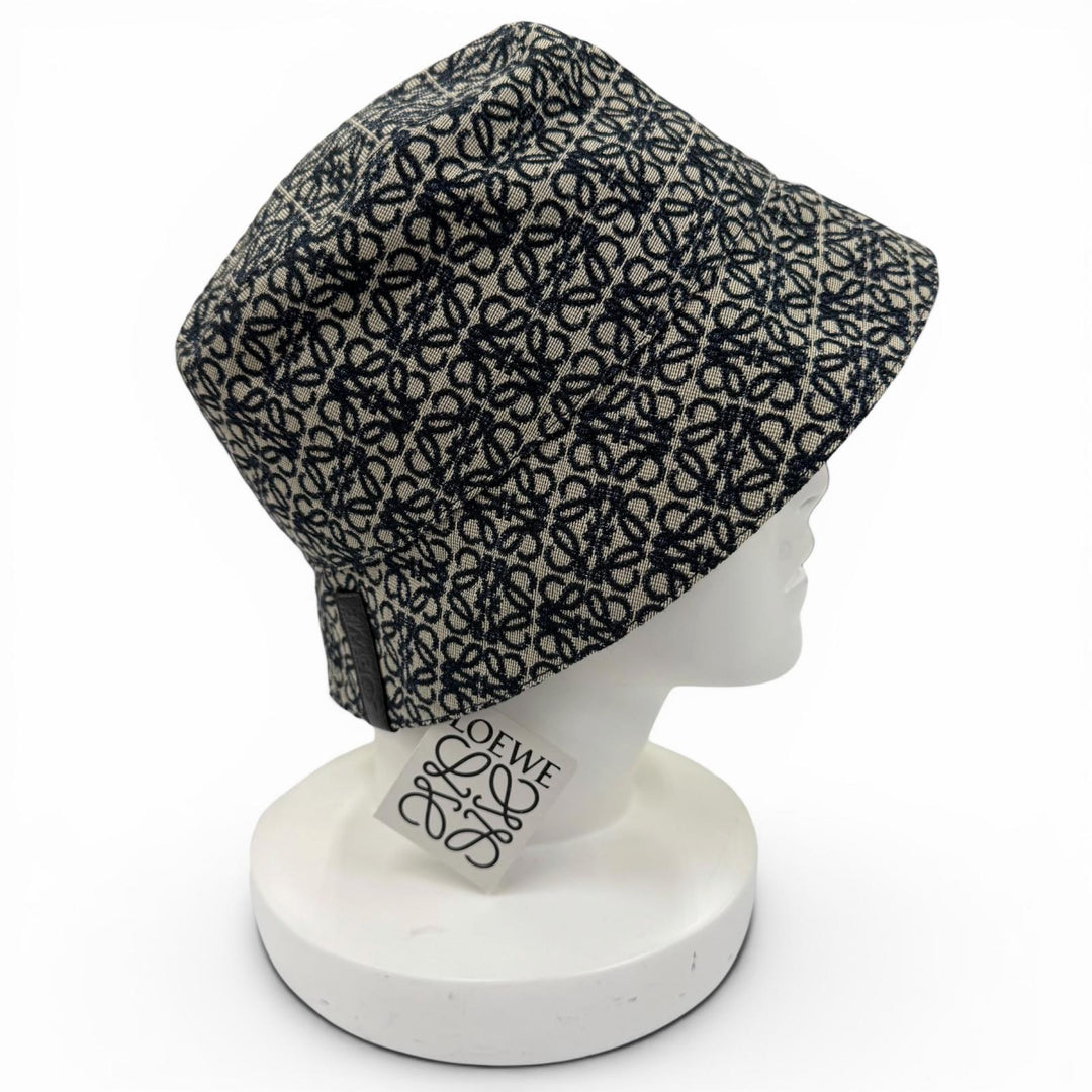 Pristine LOEWE hat Bucket bag with Anagram logo leather patch Navy 58 K820HB1X13