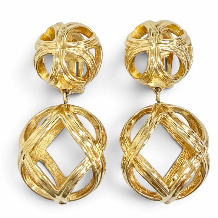 Great Christian Dior Spherical Lattice Design Ball Earring Clip-on, gold