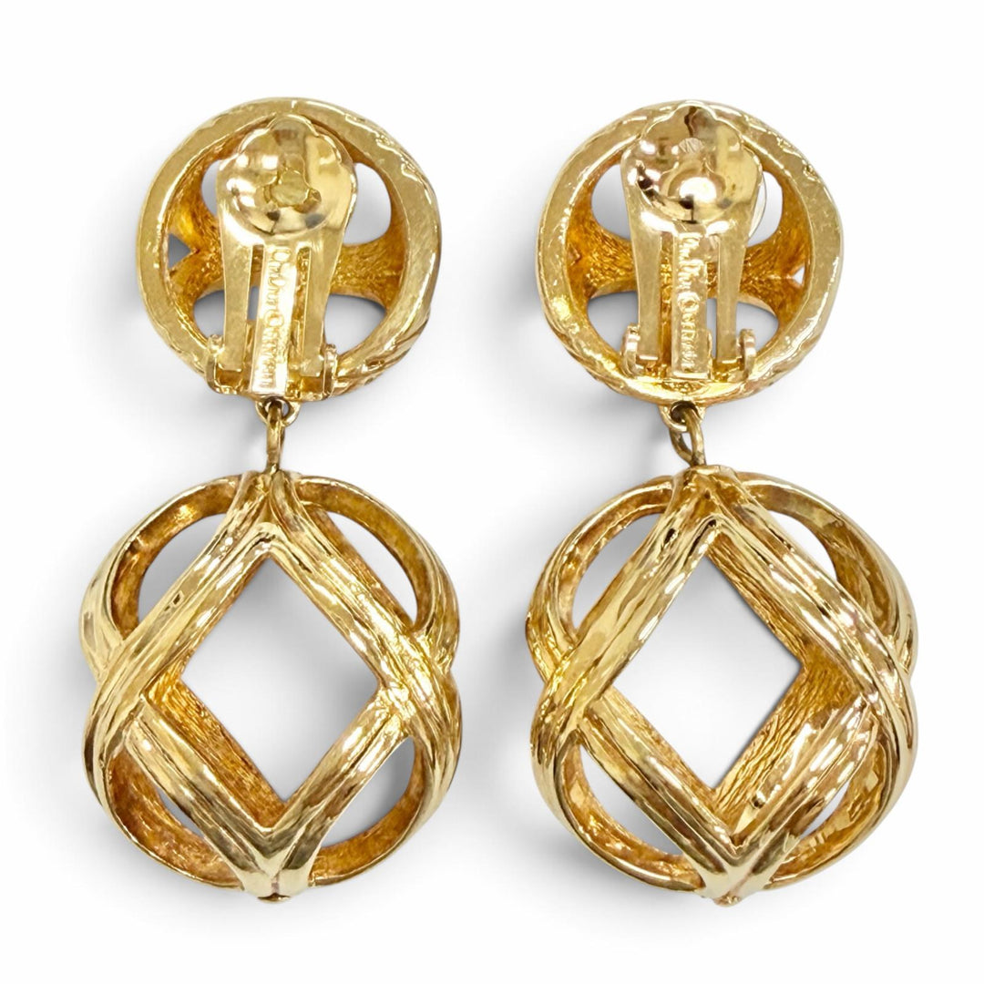 Great Christian Dior Spherical Lattice Design Ball Earring Clip-on, gold