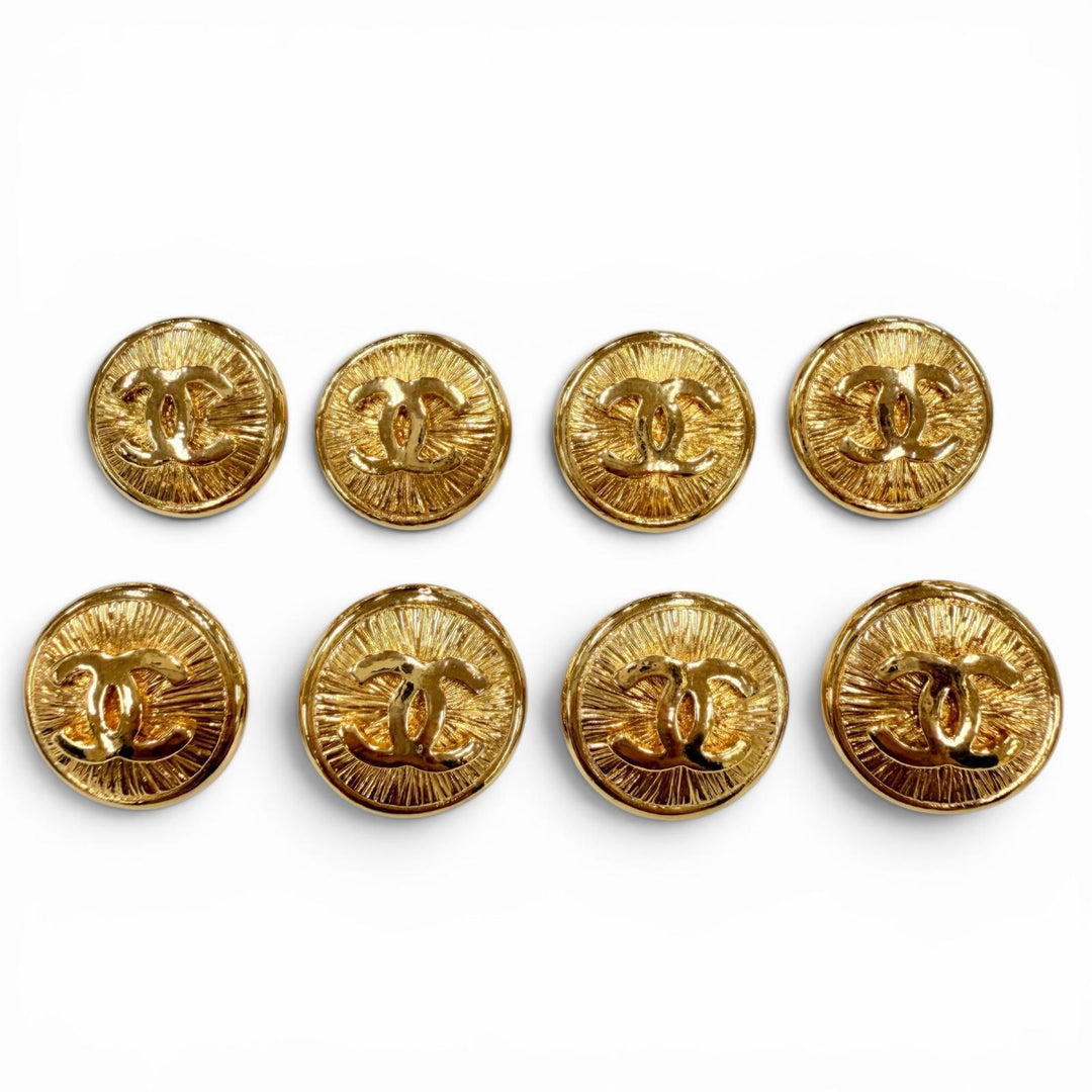 Great CHANEL button COCO Mark gold Women