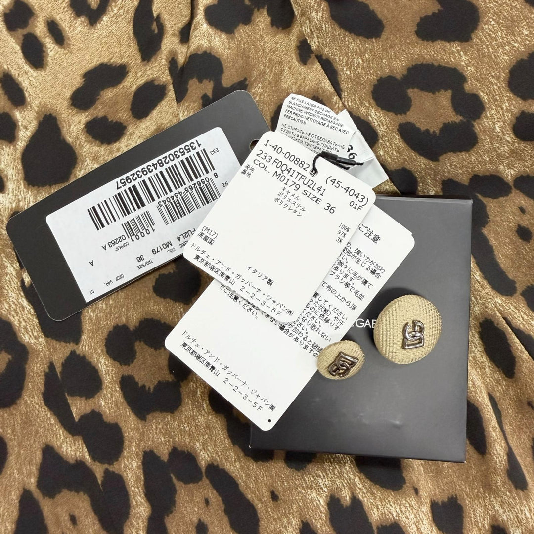 Pristine DOLCE&GABBANA coat Leopard print lining, DG logo Camel 36 F0941T
