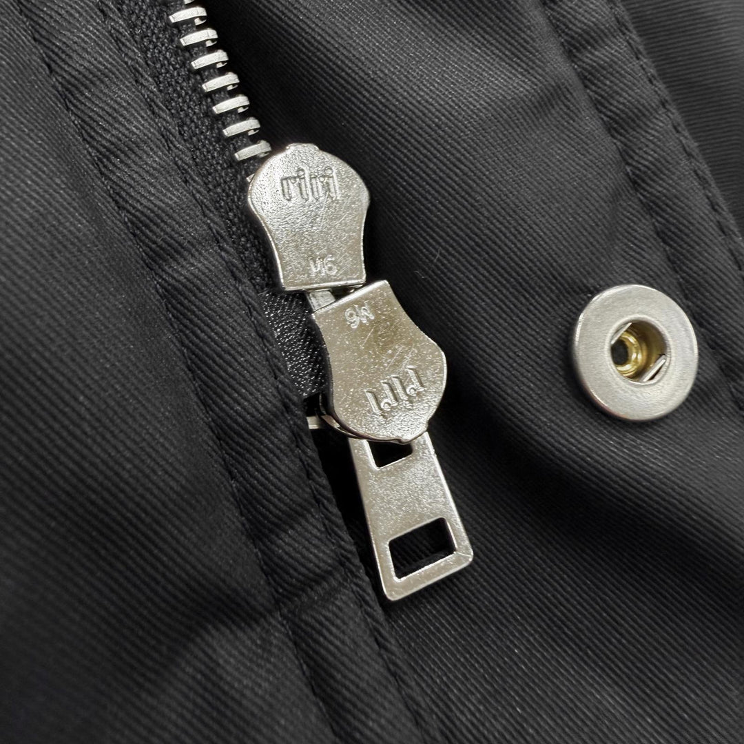 Pristine MAISON KITSUNE mountain hoodie Navy polyamide mens M HU02280WE0003