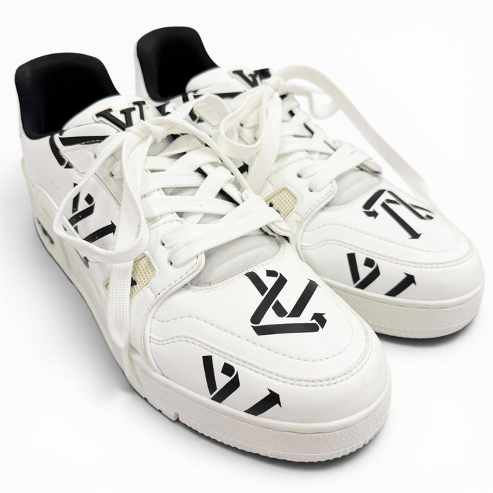 Great LOUIS VUITTON Low cut sneakers LV logo whole pattern white leather mens 6