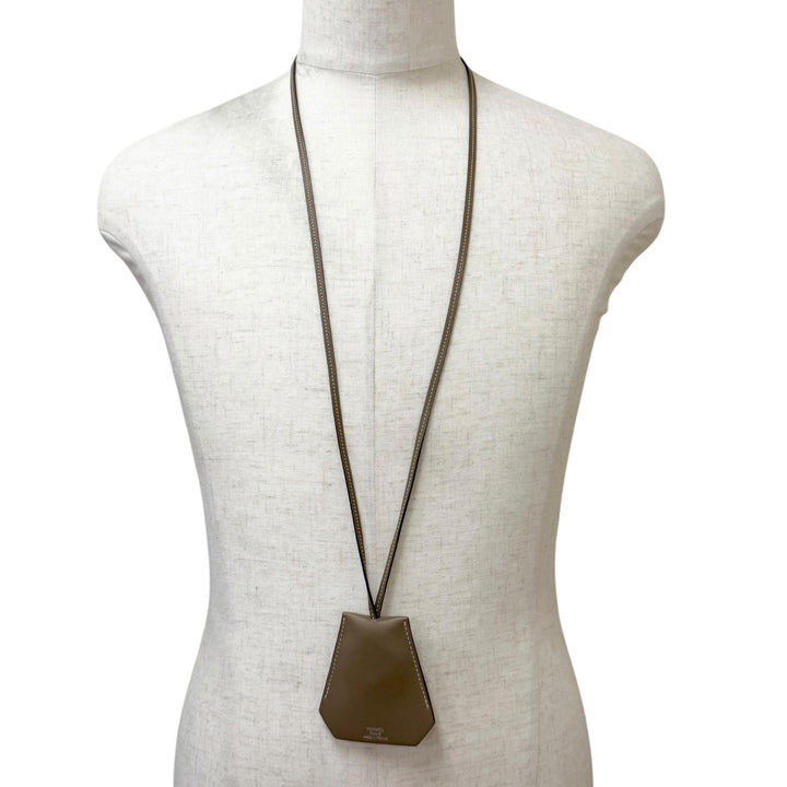 Great HERMES Necklace Large Clochette Etope Vaux Swift Leather mens