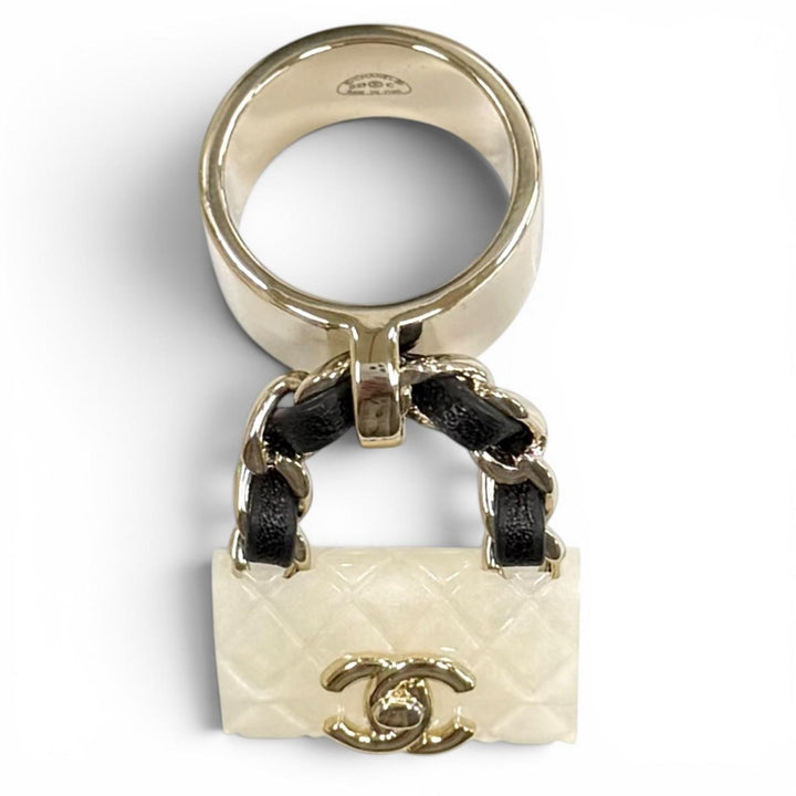 Excellent CHANEL Ring ring Matelassé Turnlock Bag Charm Ring white Women B23C