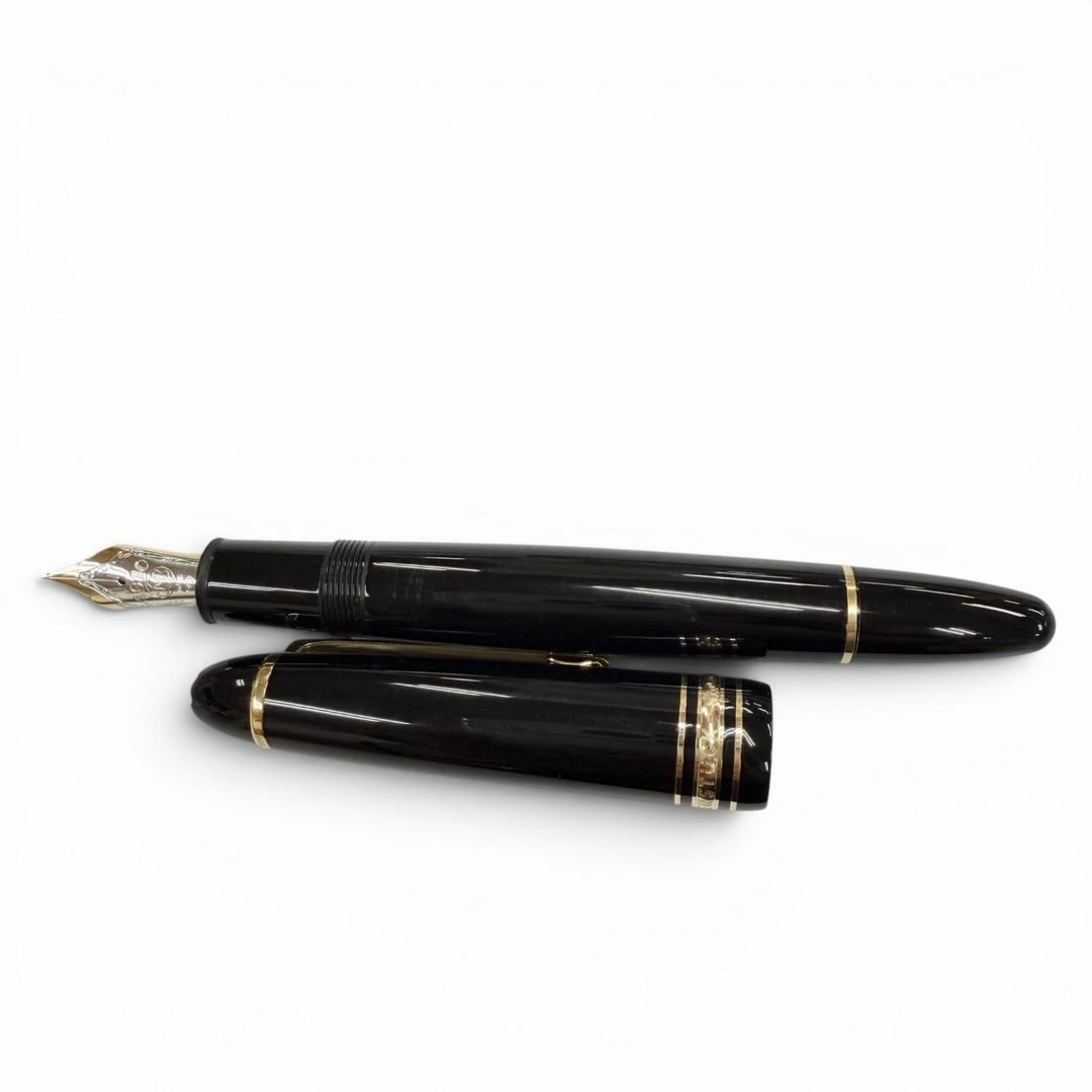 Excellent MONTBLANC fountain pen Meisterstück 147 Traveler black 14K mens