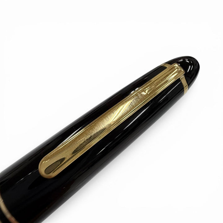 Excellent MONTBLANC fountain pen Meisterstück 147 Traveler black 14K mens