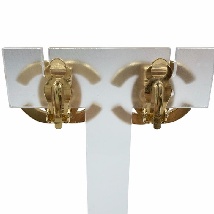 Great CHANEL Earring COCO Mark Turnlock gold Women 97P