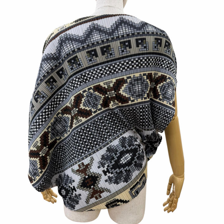 Excellent PLEATS PLEASE T-shirt Arabesque Pattern Asymmetrical Top multicolor