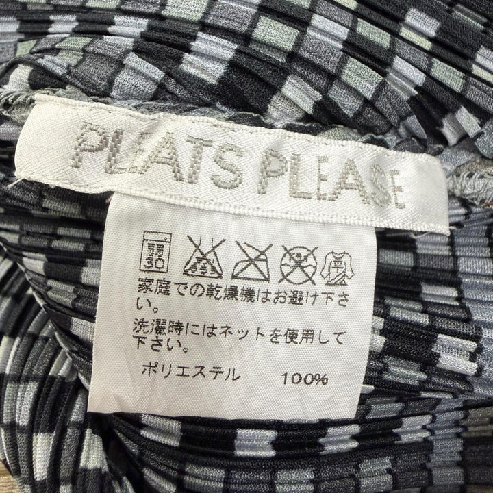 Excellent PLEATS PLEASE T-shirt Arabesque Pattern Asymmetrical Top multicolor