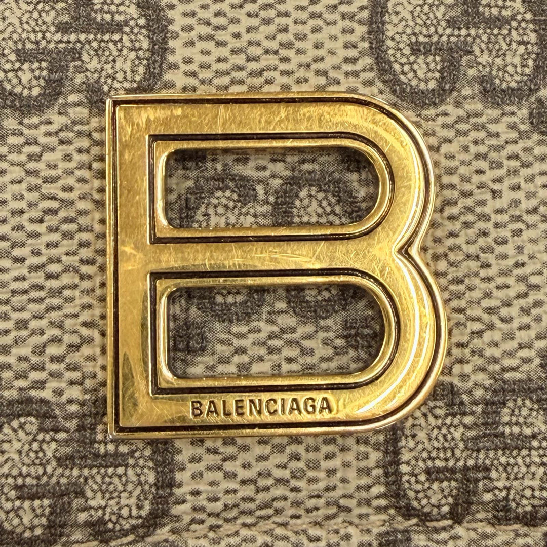 Great GUCCI×BALENCIAGA Tri-fold wallet beige GG Supreme Canvas Women 681700
